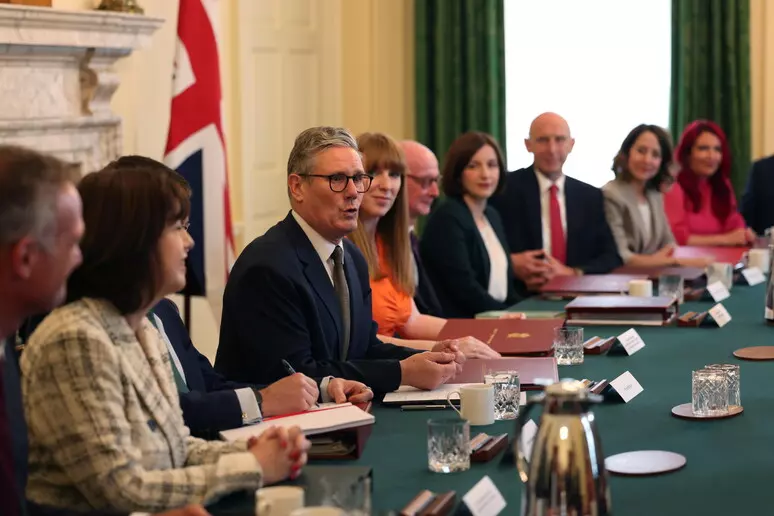 Londra: un governo laburista per il grande capitale, non certo per i lavoratori (italiano – English)