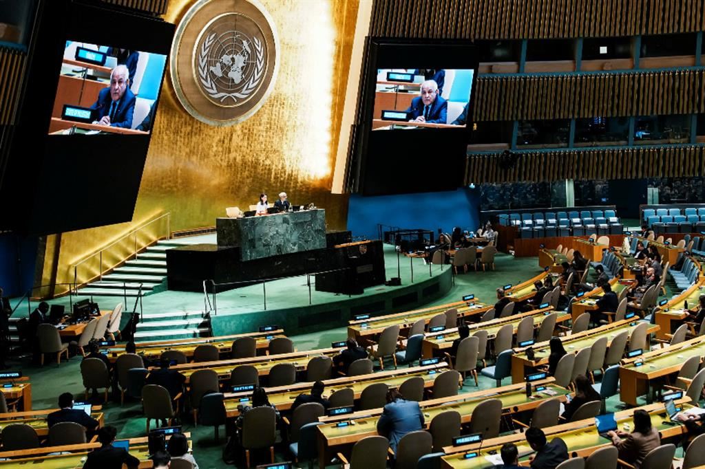 La provocatoria ipocrisia dell’ONU che vota per lo “stato palestinese” accanto ad Israele, rigorosamente disarmato e governato da altri stati (Italiano – English)