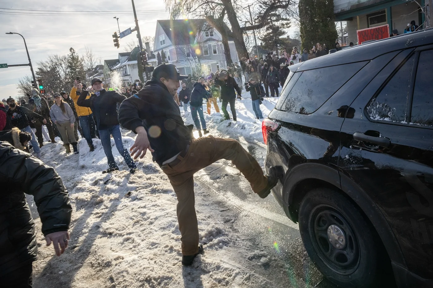 Ecco cos’è l’ICE di Trump. Ed ecco tutte le menzogne che vi diranno per frenare la battaglia contro l’ICE, di Phil A. Neel (Ita Eng)