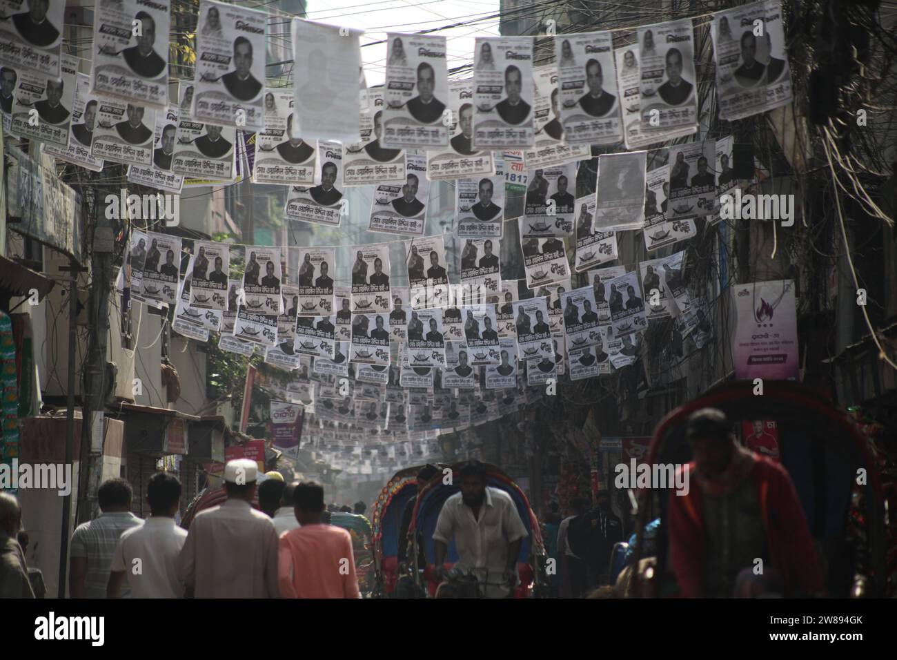 Scambio di regime in Bangladesh, nuovi-vecchi suonatori, stessa musica